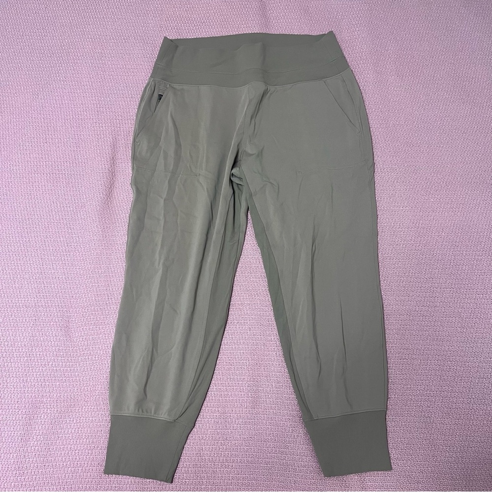 Athleta women’s Soho Jogger Pants Cast size LP large